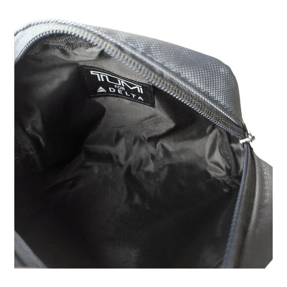 NWOT TUMI Bundle Of Travel Toiletry Bags - Picture 5 of 9